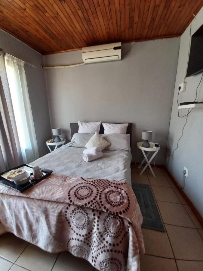 Meyiwa Guest Palace Newcastle Exterior foto